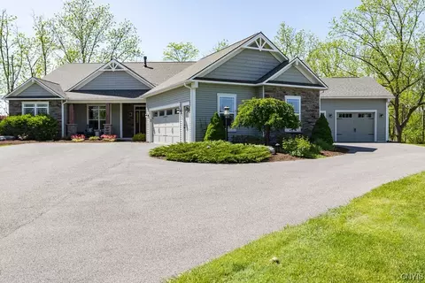 3477 Long Shadow Dr, Lysander, NY 13027