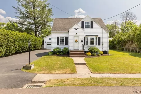 205 Exeter St, East Syracuse, NY 13057