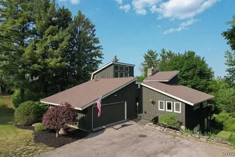 5169 Skyline Dr, Onondaga, NY 13215