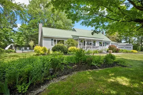 1471 W Genesee Rd, Lysander, NY 13027