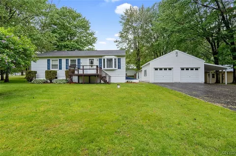 121 Shanty Creek Rd, Central Square, NY 13036