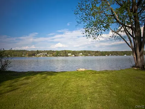 2958 W Lake Rd, Cazenovia, NY 13035