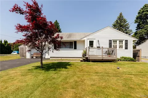 109 Woodbury Ave, Salina, NY 13206