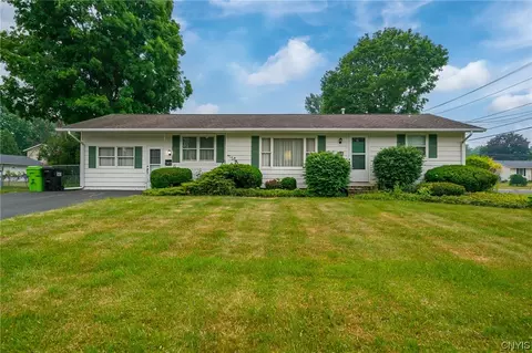 4901 Merrill Dr, Salina, NY 13088