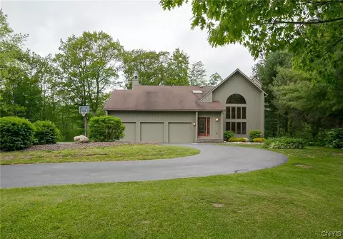 595 Gatehouse Rd, Tully, NY 13159