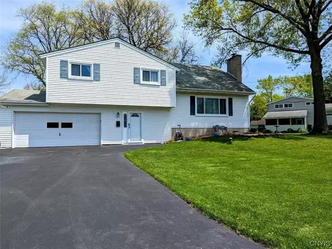 2 Quail Path, Liverpool, NY 13090
