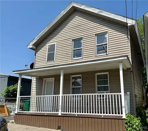 22 Schuyler St, Utica, NY 13502