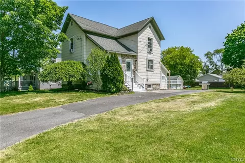 125 Chapel St, Sherrill, NY 13461