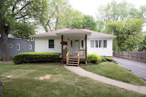 56 Onondaga St, Skaneateles, NY 13152