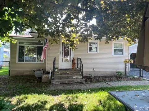 210 Boston St, Oneida, NY 13421