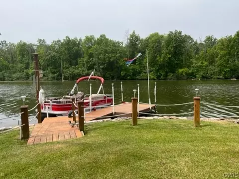 7929 Foster Rd, Clay, NY 13090