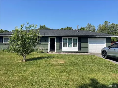 8136 Buena Vista Dr, Rome, NY 13440