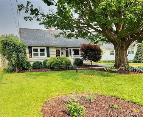 421 Bronson Rd, Geddes, NY 13219