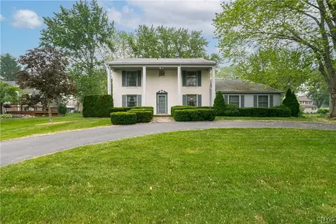 7854 Vernon Rd S, Cicero, NY 13039