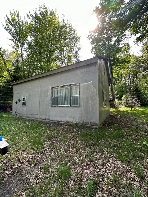 10067 Cherokee St, Remsen, NY 13438
