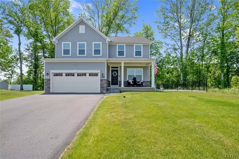 433 Tuscany Ln, Van Buren, NY 13027
