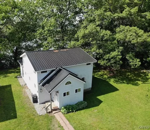 3 Riverside Dr, Pulaski, NY 13142