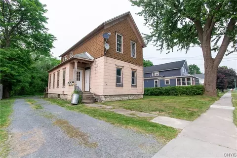 358 W Lynde St, Watertown, NY 13601