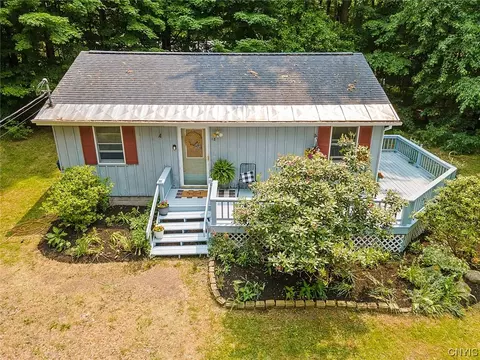 18 Kibbie Lake Rd, Constantia, NY 13044