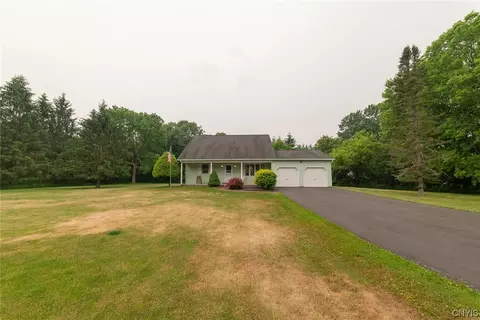 2740 Howlett Hill Rd, Marcellus, NY 13108