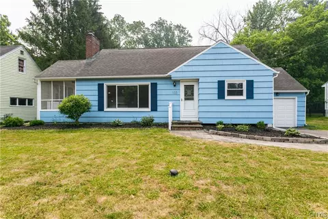 103 Palmer Dr, Fayetteville, NY 13066