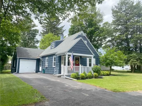 116 Kensington Dr, Utica, NY 13501
