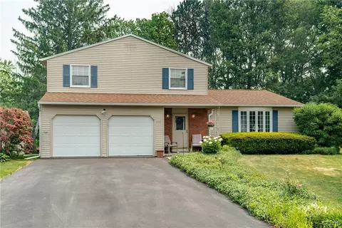 8140 Crimson Cir, Clay, NY 13041