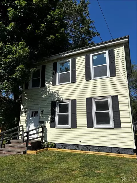 7 W Ninth St, Oswego, NY 13126