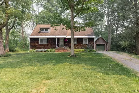 15 S Ten Eyck Ave, Cazenovia, NY 13035