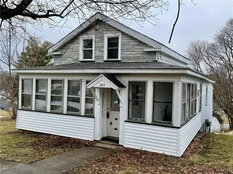 265 E 9th St, Oswego, NY 13126