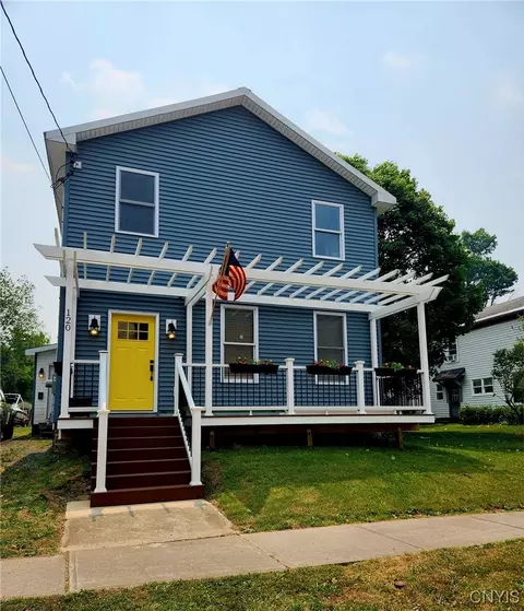 120 White St, Waterville, NY 13480