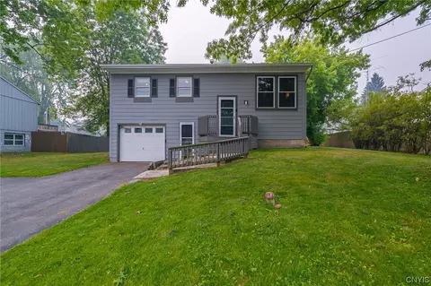 105 Daywood Dr, Van Buren, NY 13027