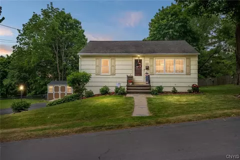 23 Terrace Hill Dr, New Hartford, NY 13413
