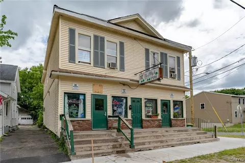 300 Robinson St #4, Syracuse, NY 13203