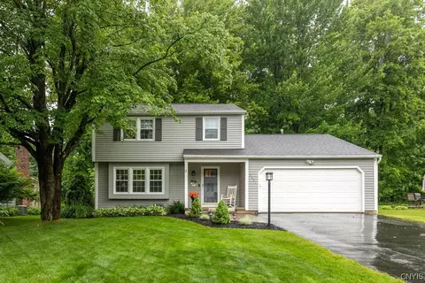 3201 Reston Dr, Lysander, NY 13027