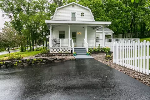 6328 E Hill Rd, Stockbridge, NY 13409