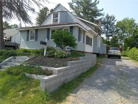 110 W Molloy Rd, Salina, NY 13211