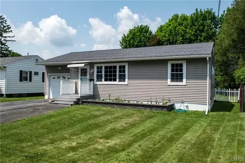 205 Stephens Dr, Utica, NY 13502