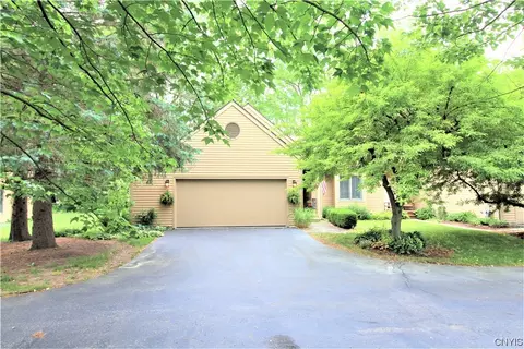 107 White Heron Cir, Fayetteville, NY 13066