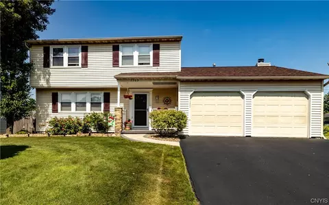 7769 New Hope E, Liverpool, NY 13090