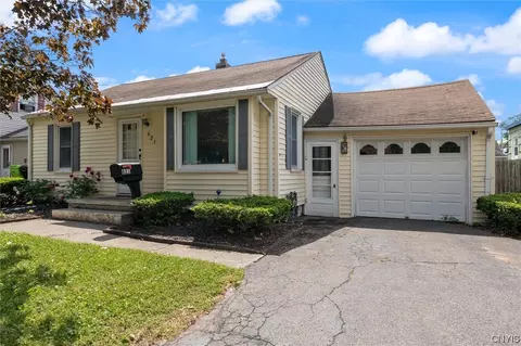 621 Breman Ave, Salina, NY 13211