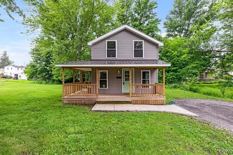 19 Cherry St, Schroeppel, NY 13135