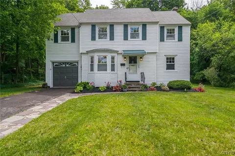 105 Hancock Dr, Syracuse, NY 13207