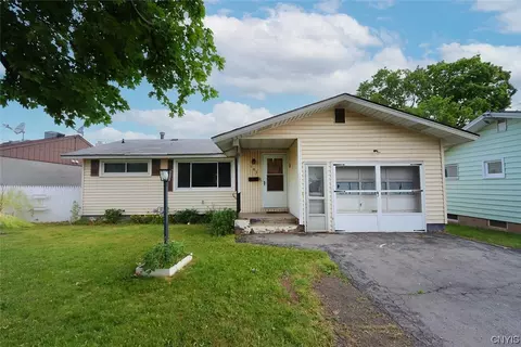 103 Lorenzo Dr, Salina, NY 13206