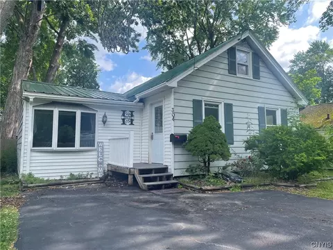 304 Hulbert St, Minoa, NY 13116