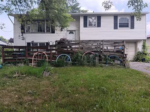 6456 Carson Dr, East Syracuse, NY 13057