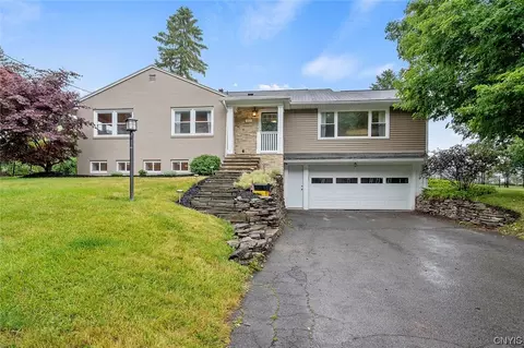 512 Winkworth Pkwy, Syracuse, NY 13215