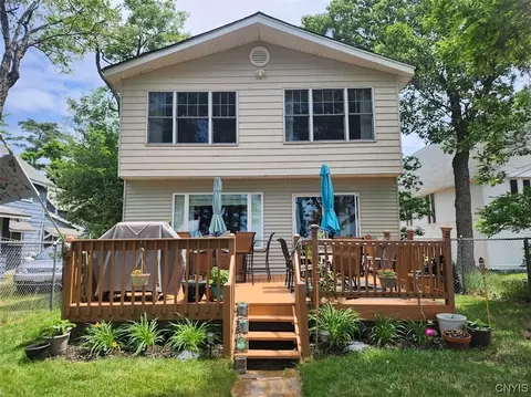 809 Park Ave, Vienna, NY 13157