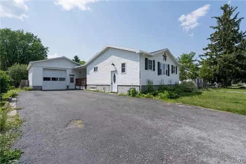 180 Duffy St, Watertown, NY 13601