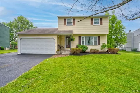 5323 Amalfi Dr, Clay, NY 13041